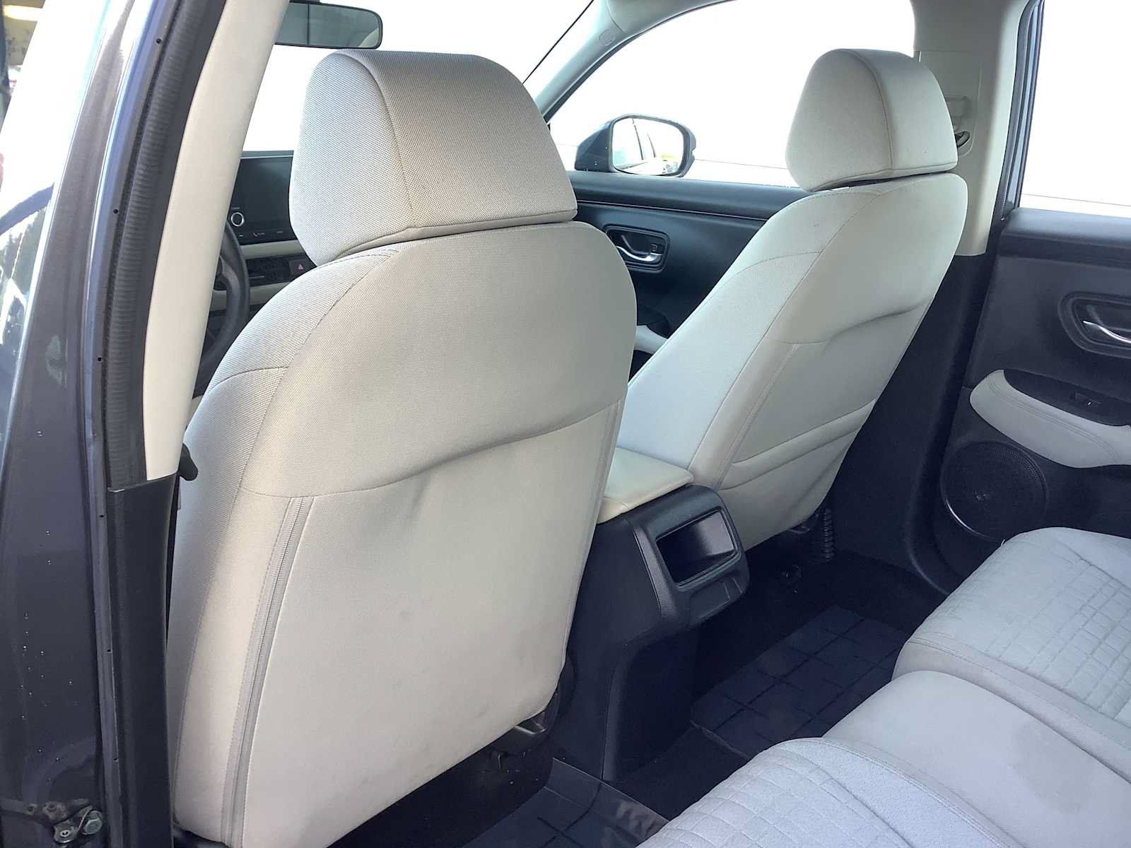 Used 2024 Honda HR-V LX image 12
