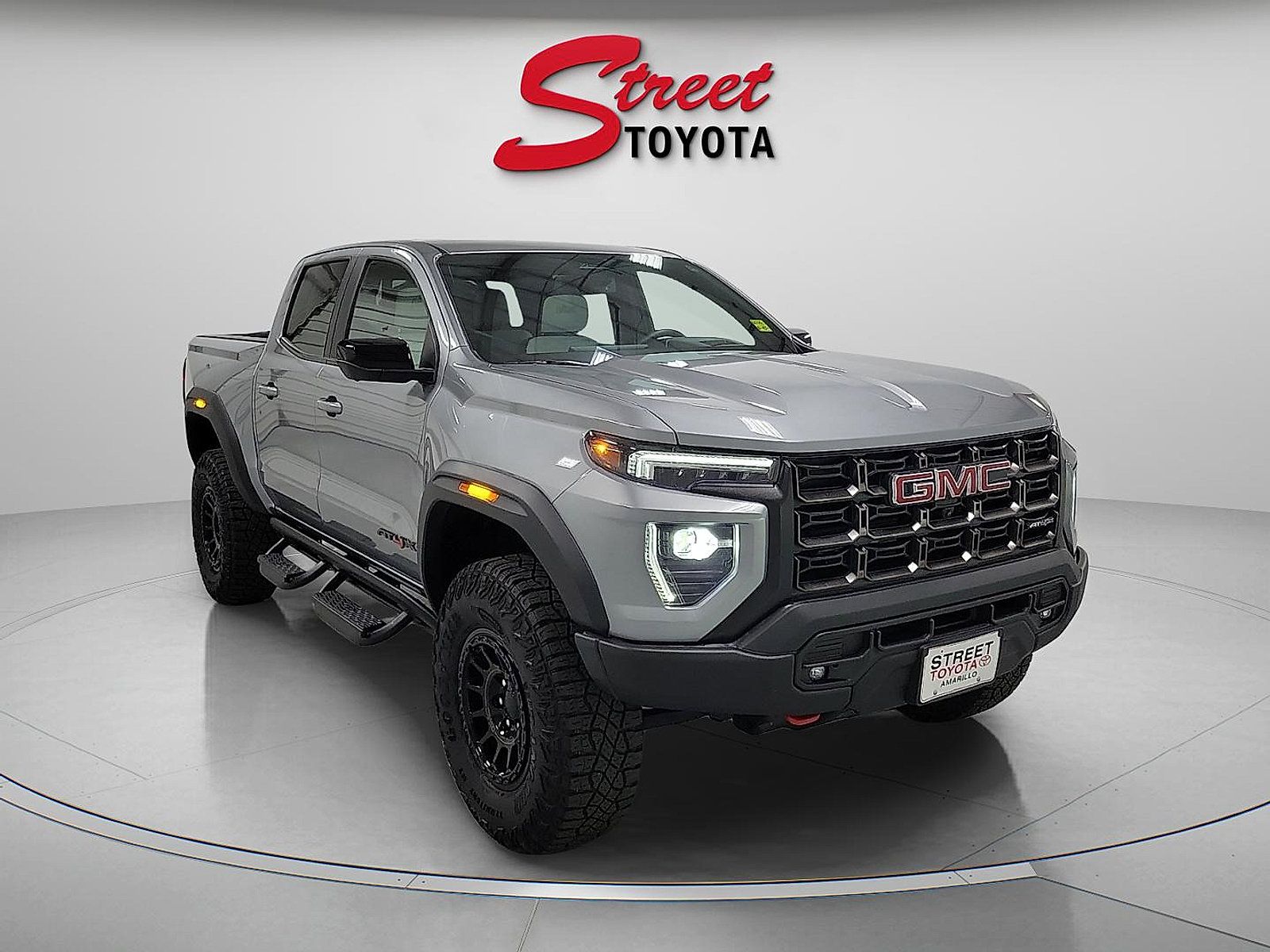 Used 2024 GMC Canyon AT4X w/ AT4X AEV Edition AWD/4WD image 5