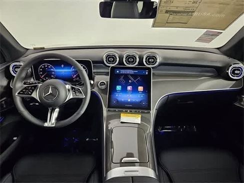 Used 2025 Mercedes-Benz GLC 300 4MATIC image 15
