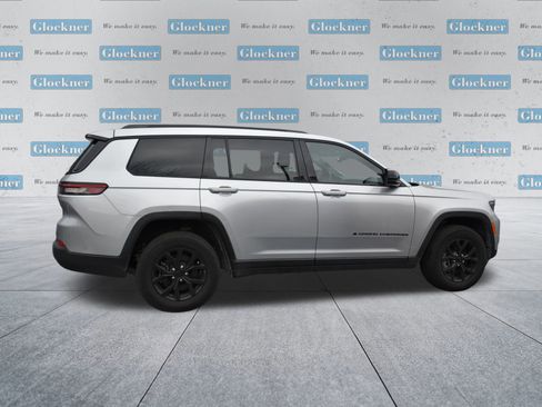 Used 2024 Jeep Grand Cherokee L Laredo image 4