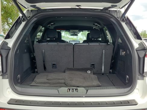 Certified 2025 Ford Explorer ST-Line AWD/4WD image 9