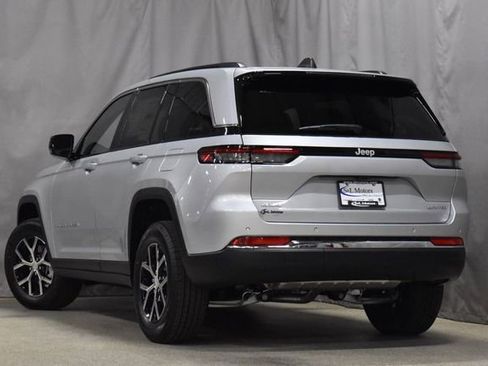 New 2025 Jeep Grand Cherokee Limited image 2