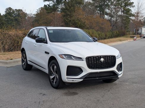 New 2026 Jaguar F-PACE R-Dynamic S image 3