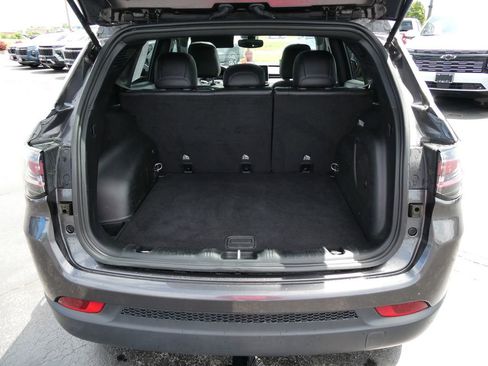 Used 2023 Jeep Compass Latitude w/ Sun and Sound Group AWD/4WD image 16