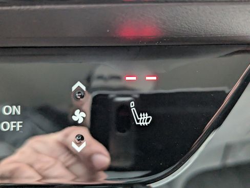 New 2026 Nissan Kicks SR w/ Cold Weather Package image 19