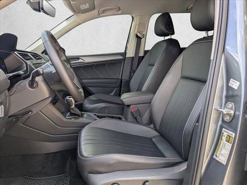 Used 2022 Volkswagen Tiguan SE image 15
