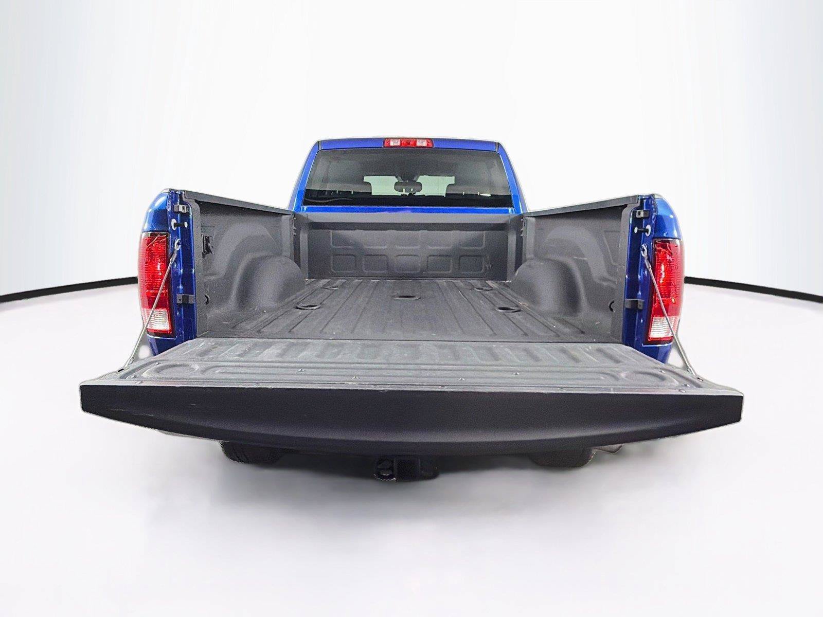 Used 2018 RAM 3500 Tradesman w/ Chrome Appearance Group AWD/4WD image 14