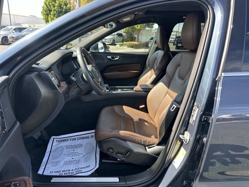 Certified 2023 Volvo XC60 B5 Plus w/ Climate Package image 17