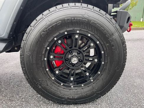 Used 2018 Jeep Wrangler Sport AWD/4WD image 19
