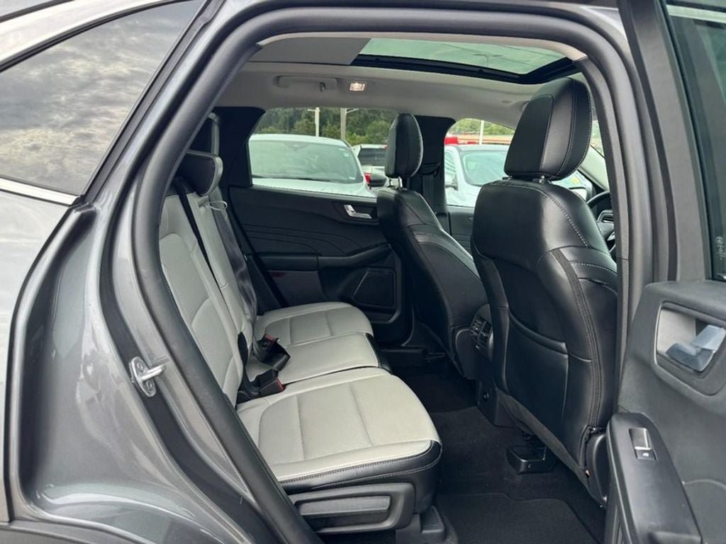Used 2025 Ford Escape Platinum AWD/4WD image 10