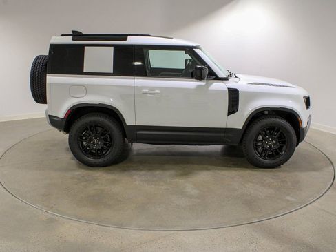 Used 2025 Land Rover Defender 90 S AWD/4WD image 6