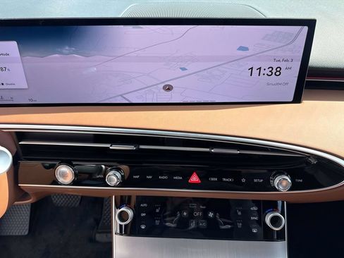 Used 2026 Genesis GV70 2.5T Advanced AWD/4WD image 28