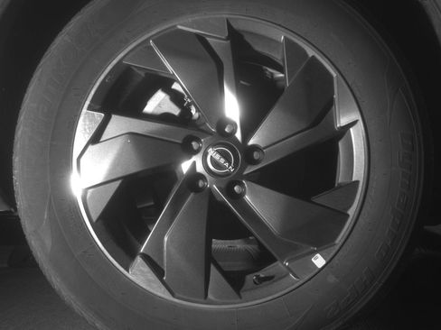 Used 2025 Nissan Rogue SV AWD/4WD image 15