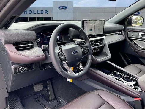 New 2026 Ford Explorer Platinum image 8