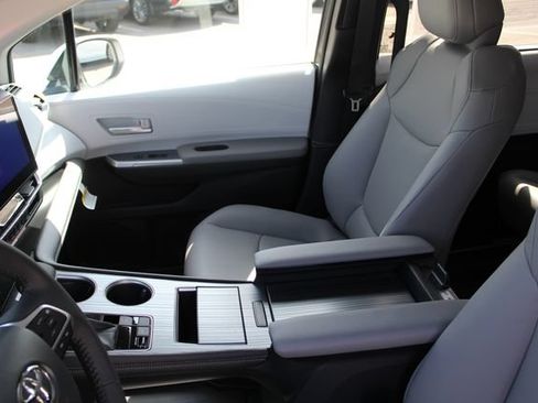 Certified 2026 Toyota Sienna XLE FWD image 70