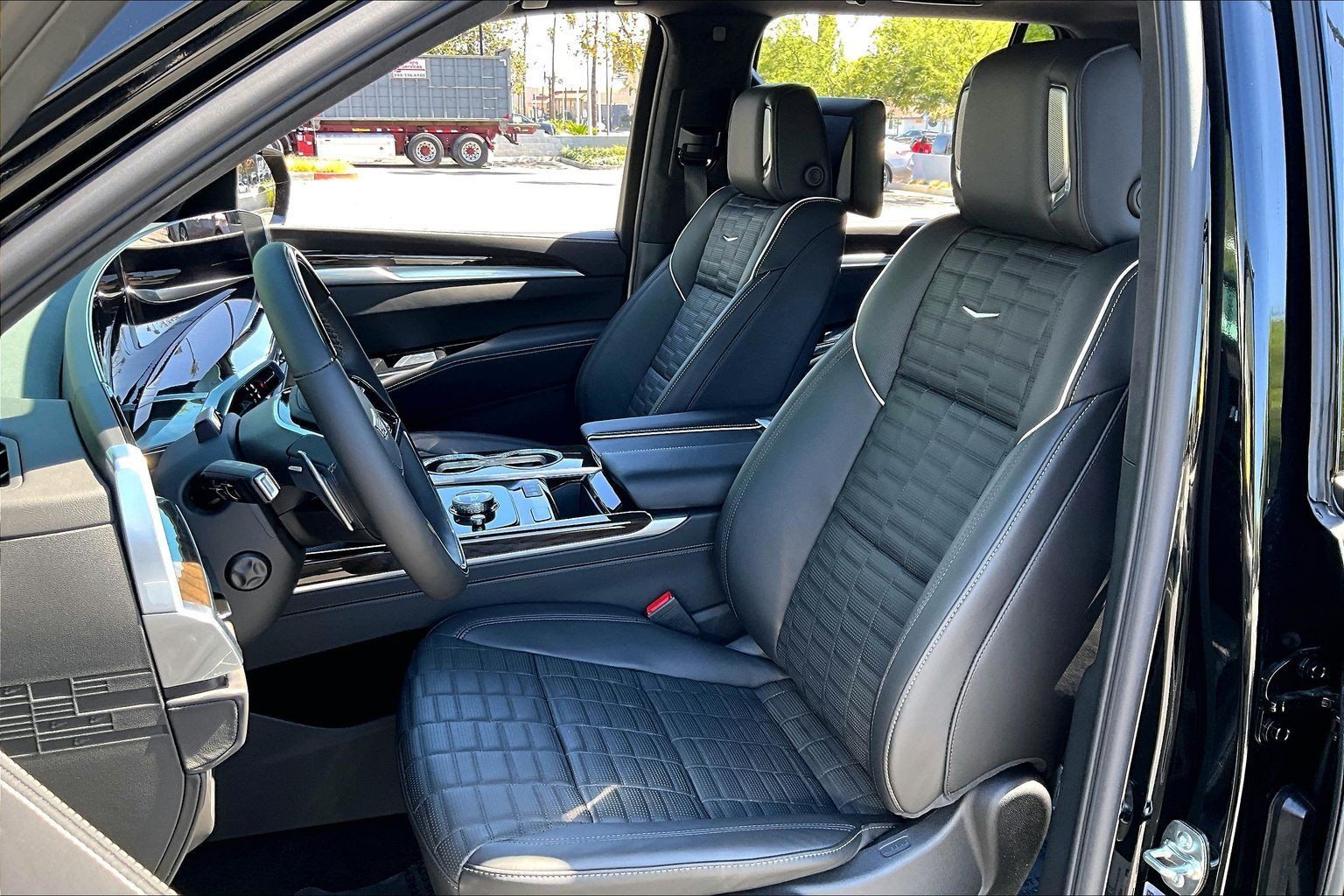 New 2026 Cadillac Escalade Platinum Sport AWD/4WD image 9