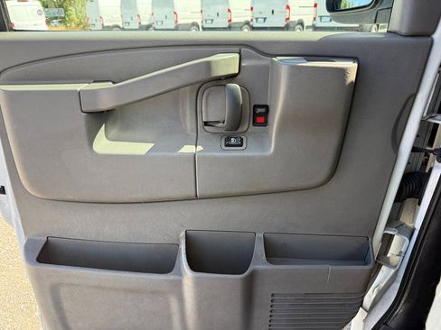 Used 2020 Chevrolet Express 3500 LS RWD image 27