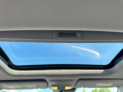 Used 2017 Honda CR-V Touring image 11