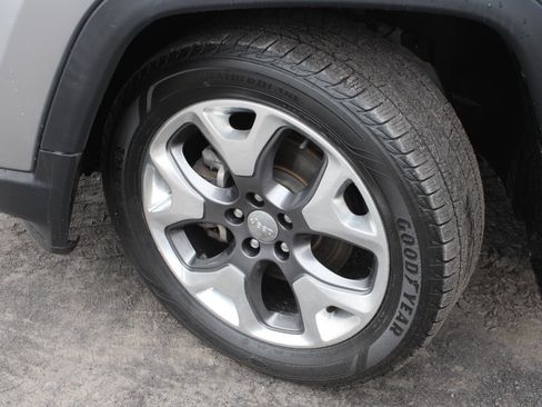 Used 2021 Jeep Compass Limited AWD/4WD image 18