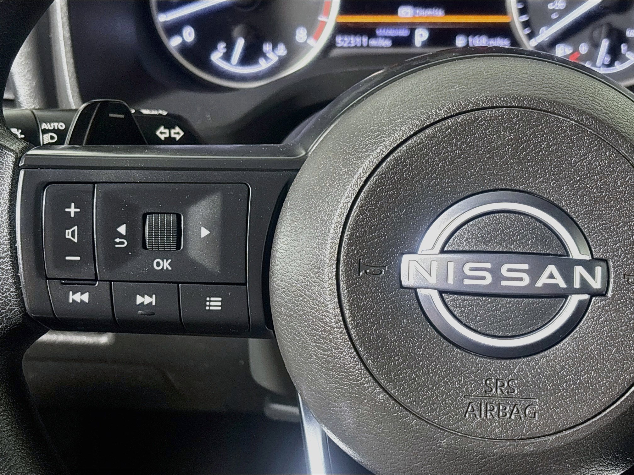 Used 2024 Nissan Rogue S FWD image 18