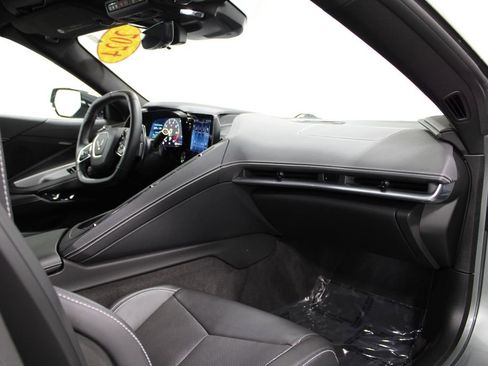 Used 2024 Chevrolet Corvette Stingray Coupe w/ Z51 Performance Package image 27