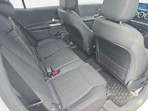 Used 2025 Mercedes-Benz GLB 250 image 11