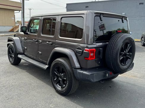 Used 2020 Jeep Wrangler Unlimited Sahara AWD/4WD image 2