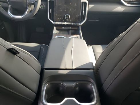 New 2026 GMC Acadia Denali w/ Super Cruise Package image 22