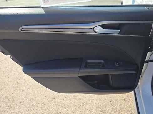 Used 2019 Ford Fusion SE AWD/4WD image 26