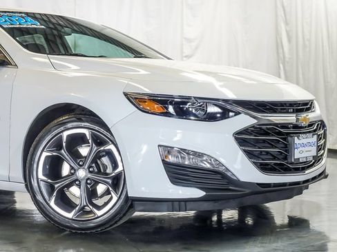 Used 2024 Chevrolet Malibu LT FWD image 3