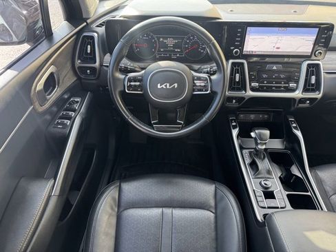 Certified 2022 Kia Sorento EX image 13