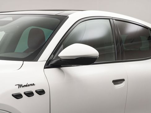 New 2026 Maserati Grecale Modena image 11