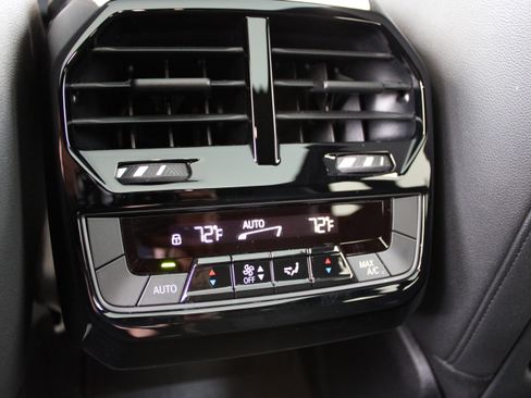 Used 2025 BMW iX xDrive50 w/ Premium Package AWD/4WD image 23