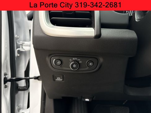 Used 2023 GMC Terrain SLT FWD image 11
