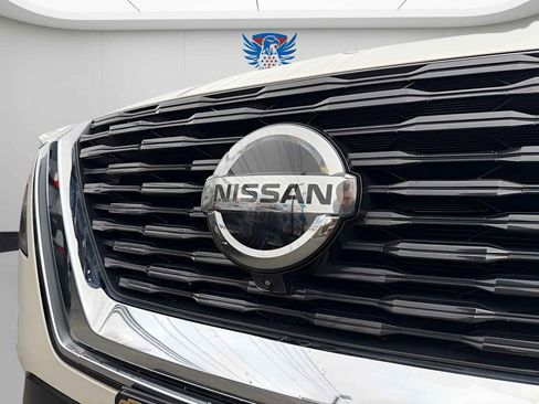 Used 2021 Nissan Rogue Platinum AWD/4WD image 9