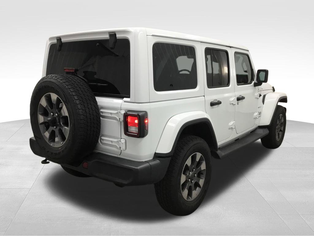 Used 2018 Jeep Wrangler Unlimited Sahara AWD/4WD image 39