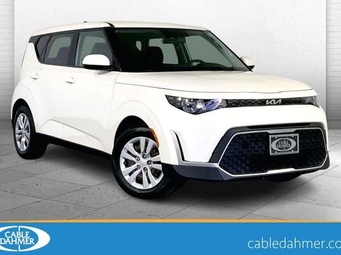 Used 2023 Kia Soul LX image 1