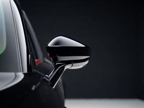 Used 2021 Aston Martin DBX image 15