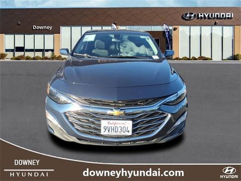 Used 2022 Chevrolet Malibu LT image 2