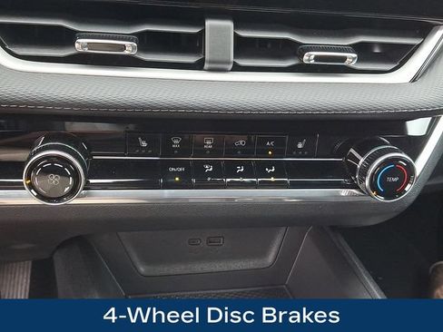 Used 2025 Chevrolet Equinox LT AWD/4WD image 7