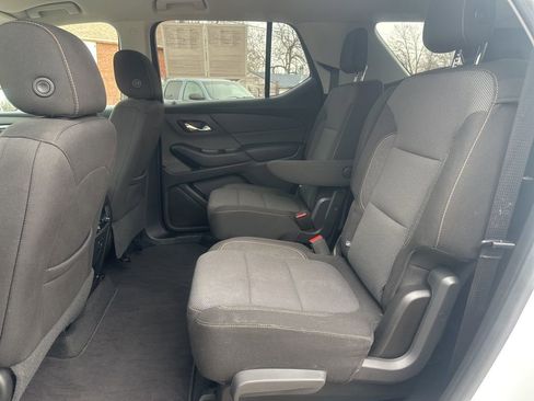Used 2018 Chevrolet Traverse LT image 18