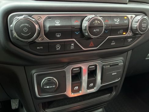 Used 2023 Jeep Wrangler Freedom Edition image 49