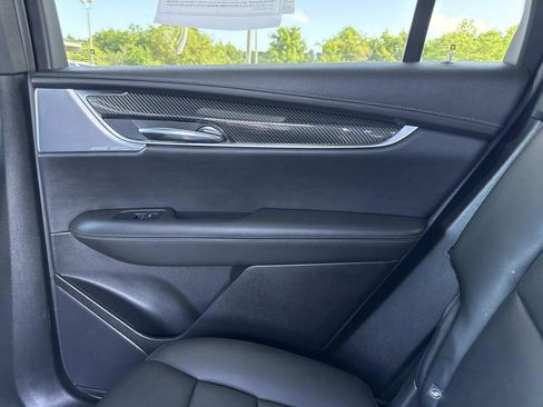 Certified 2024 Cadillac XT6 Sport w/ Technology Package AWD/4WD image 15