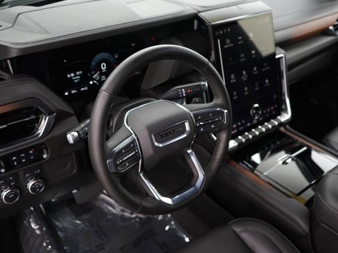 Used 2025 GMC Yukon Denali AWD/4WD image 21