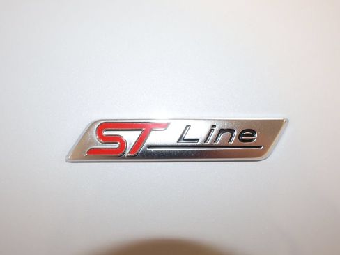 Used 2025 Ford Escape ST-Line Select AWD/4WD image 34