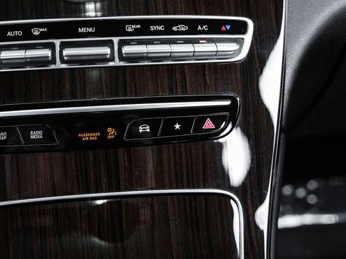 Used 2021 Mercedes-Benz GLC 300 image 28