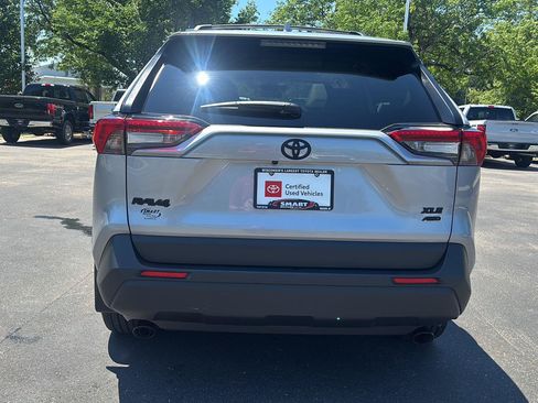 Used 2025 Toyota RAV4 XLE Premium w/ Weather Package AWD/4WD image 18