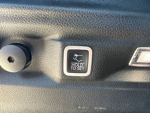 Certified 2025 Jeep Grand Cherokee L Altitude AWD/4WD image 12