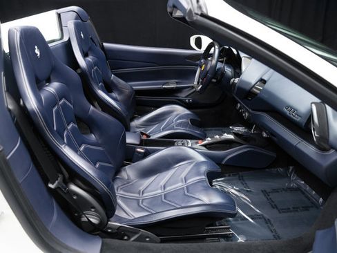 Used 2018 Ferrari 488 Spider image 65