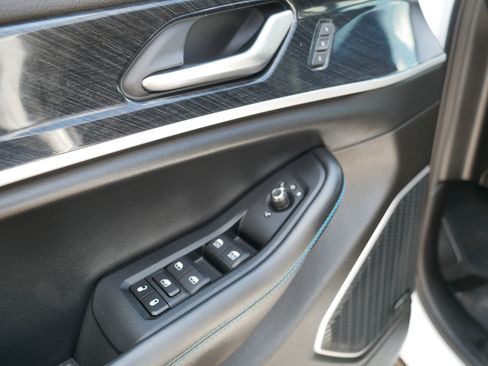 Used 2023 Jeep Grand Cherokee Trailhawk w/ Advanced Protech Group II AWD/4WD image 19